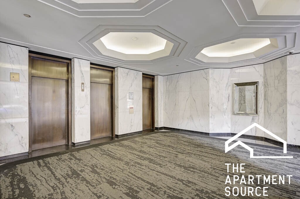 Building Photo - 1111 N Dearborn St