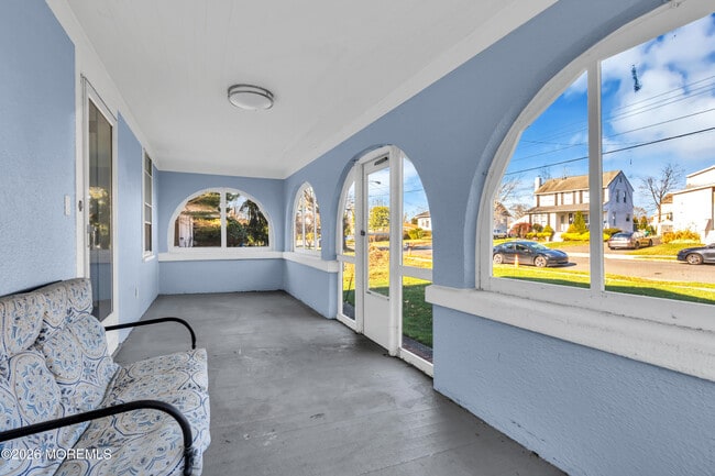 Building Photo - 3 Royal Pl