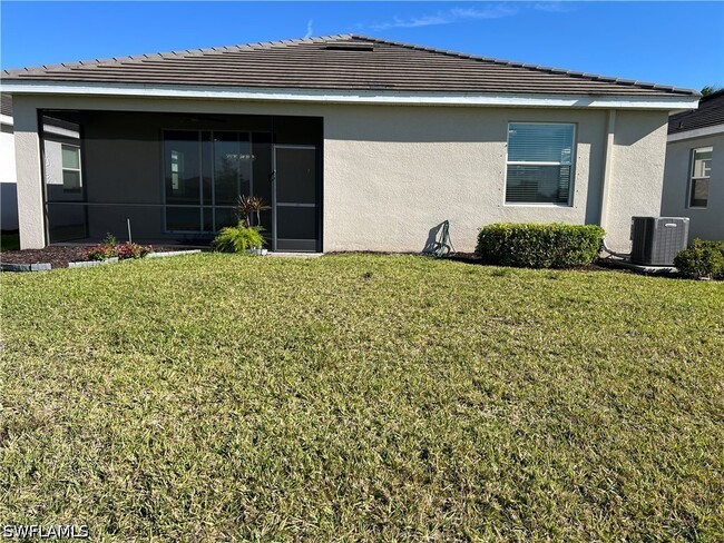 Building Photo - 4351 Bluegrass Dr