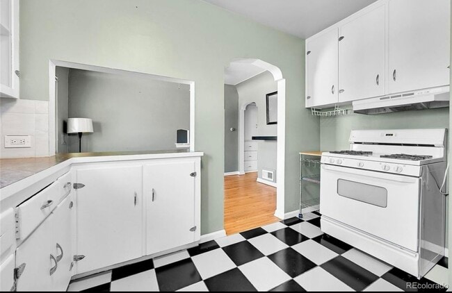 Building Photo - 3818 W 25th Ave
