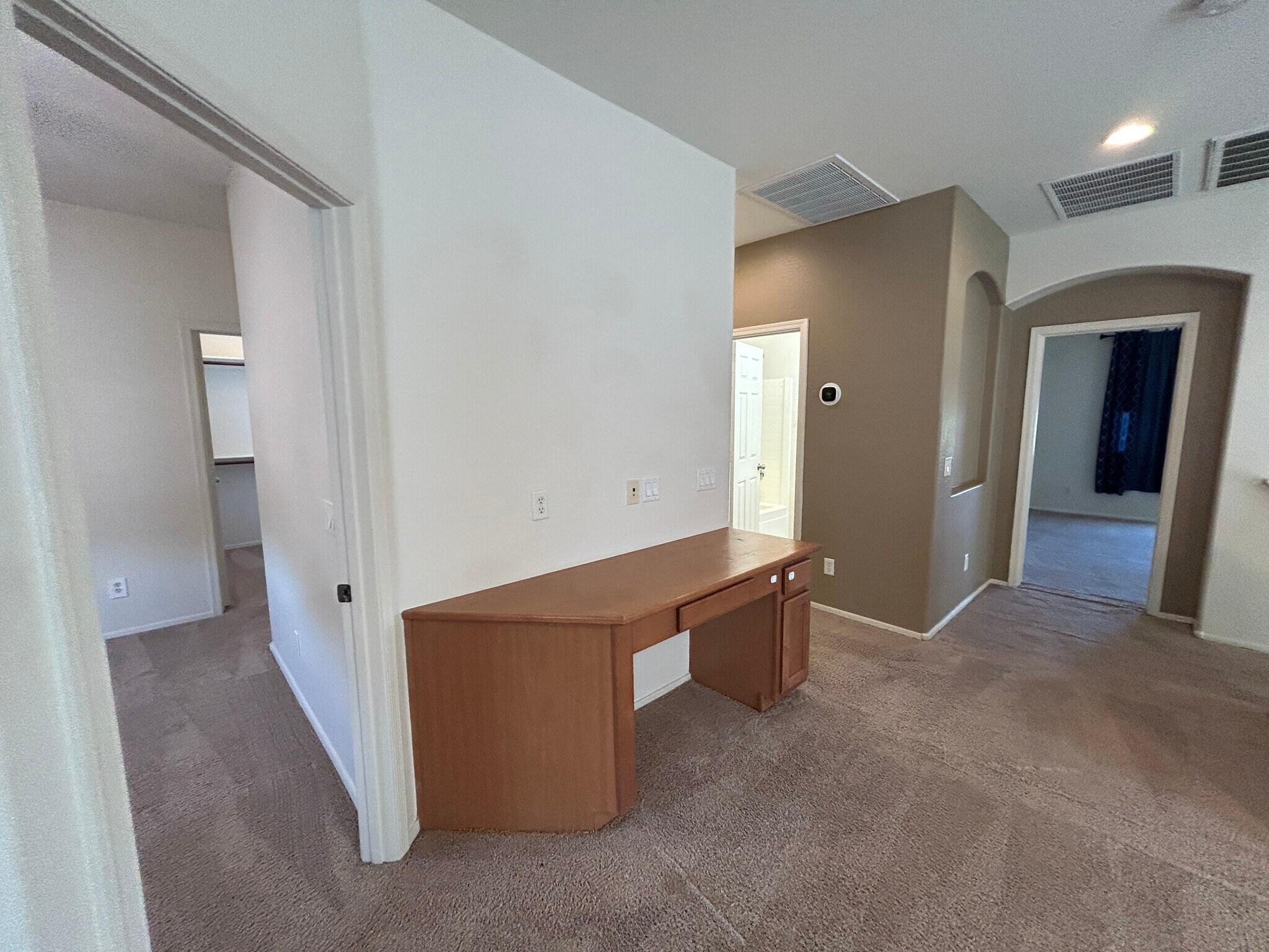 Building Photo - 3161 S Southwind Dr