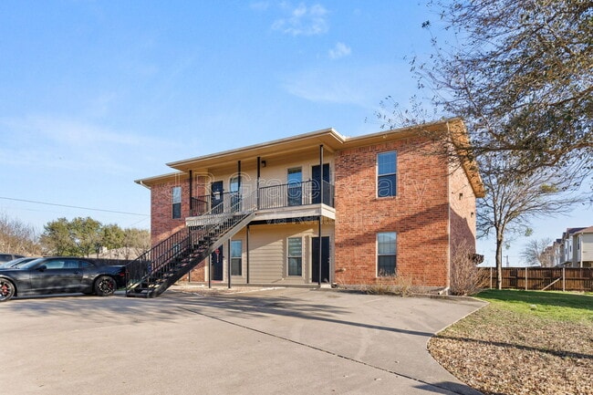 Building Photo - 10015 Amber Cir