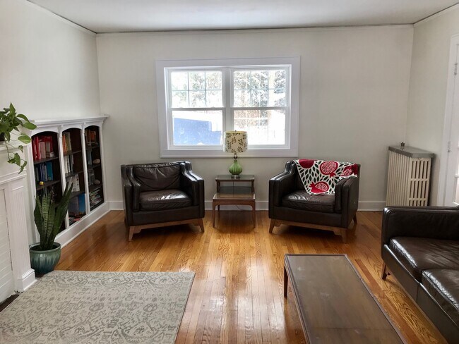 Building Photo - 8307 Greenwood Ave