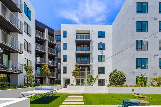 Building Photo - 4353 Park Blvd