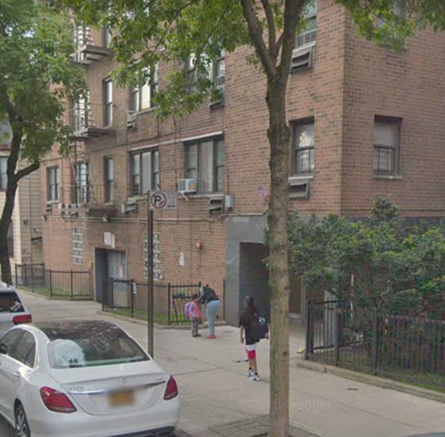 Building Photo - 254 E 202nd St