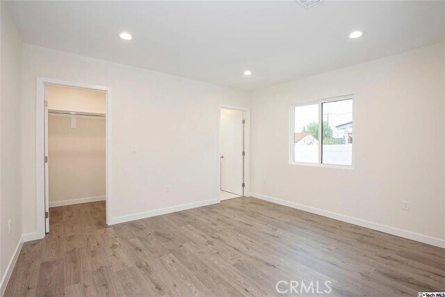 Building Photo - 10424 Woodley Ave