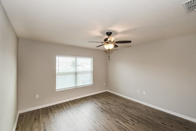 Building Photo - 3227 Canyon Falls Dr