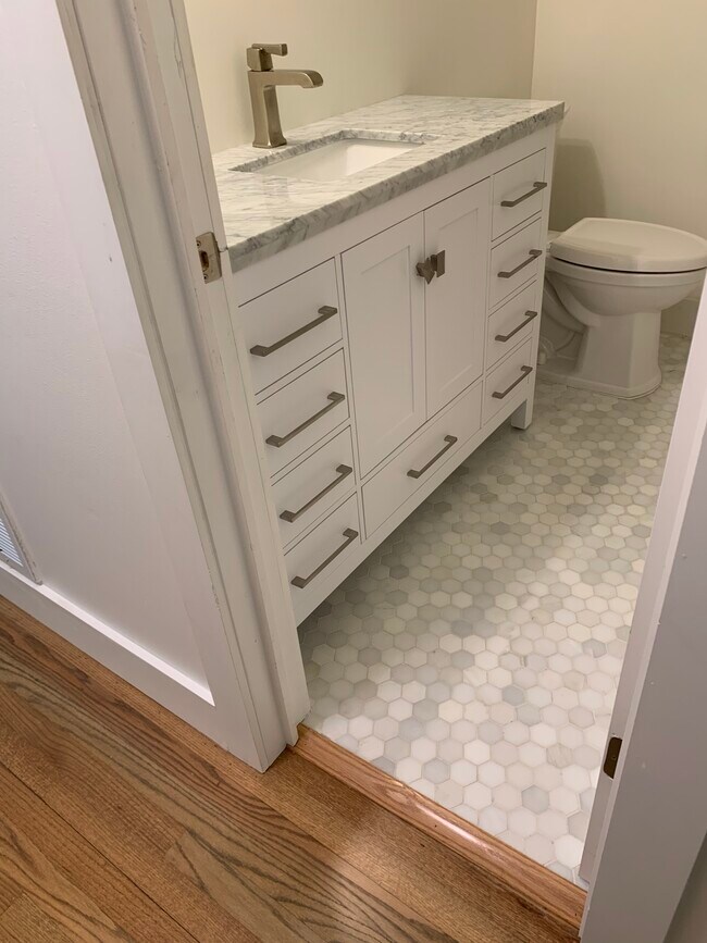 Building Photo - 414 Charles Ct