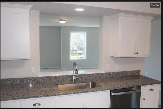 Building Photo - 1606 Clauser St