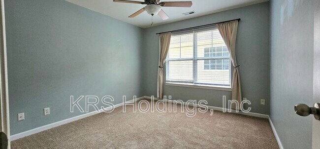 Building Photo - 848 Gem Ct