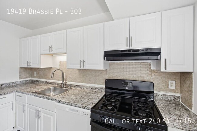 Building Photo - 19419 Brassie Pl