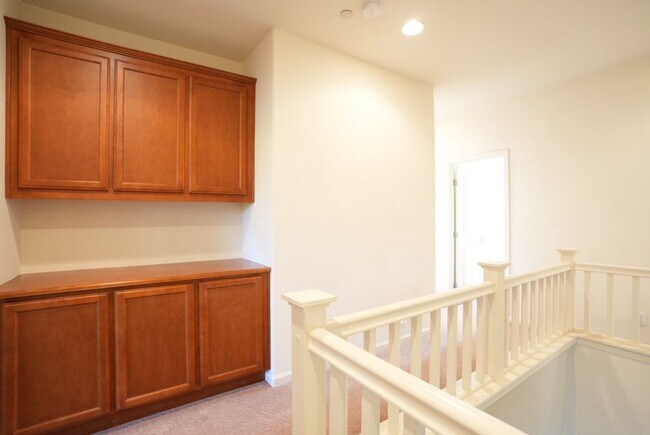 Building Photo - Four Bedroom Napa Home