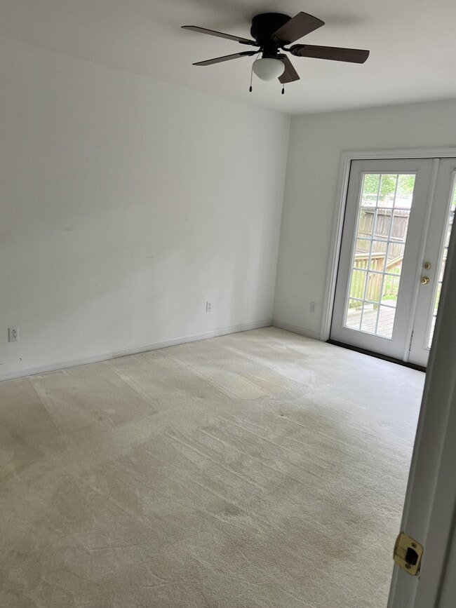 Building Photo - 2415 Stonewood Dr