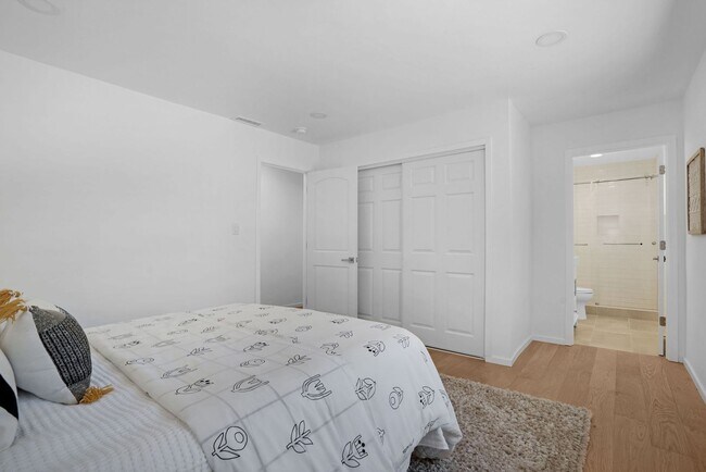 Building Photo - Fully Renovated Orinda Home for Rent, Avai...