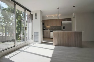 Building Photo - 907 S Ashland Ave