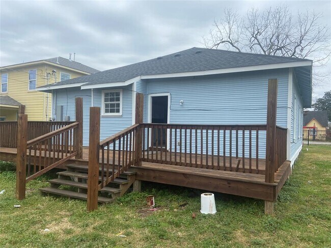 Building Photo - 10121 Goldcrest St