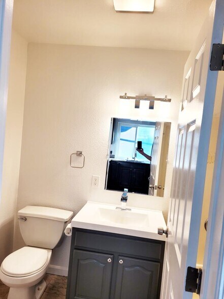 Building Photo - 1074 18th Street