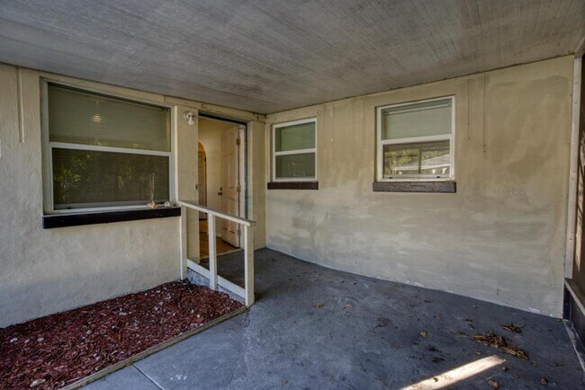 Building Photo - 1744 Granville Court S
