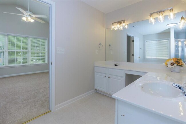 Building Photo - 306 Burdock Trce