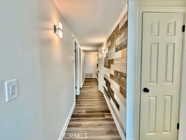 Building Photo - 904 W Balboa Blvd