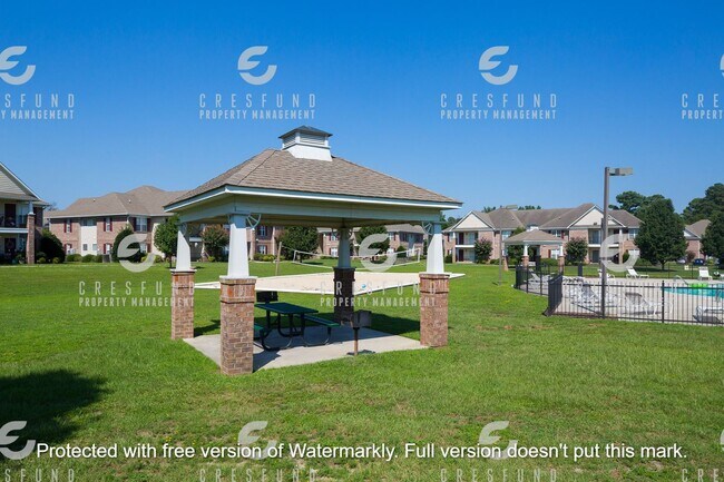 Building Photo - 1811 Balmoral Dr