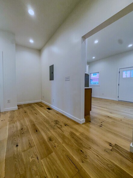 Building Photo - 3445 Cornell Pl