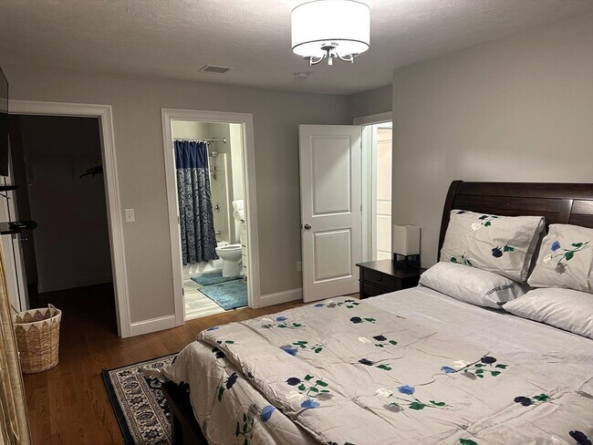 Building Photo - 21 Burncoat Hts