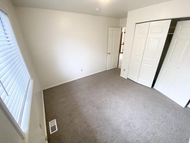 Building Photo - 648 N 1050 W