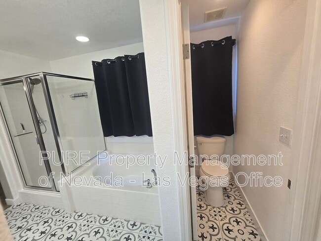 Building Photo - 9389 Black Wolf Ave