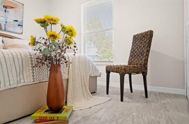 Building Photo - 2715 Lee St