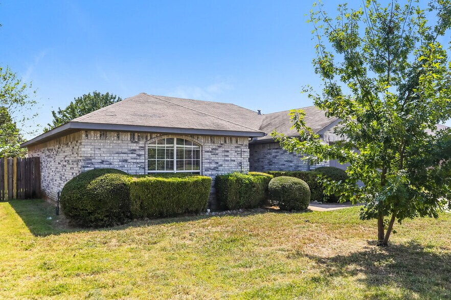 Building Photo - 1502 Killdee Ct