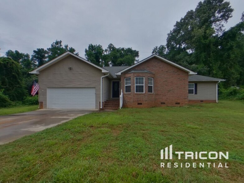 Building Photo - 211 Boxwood Ln