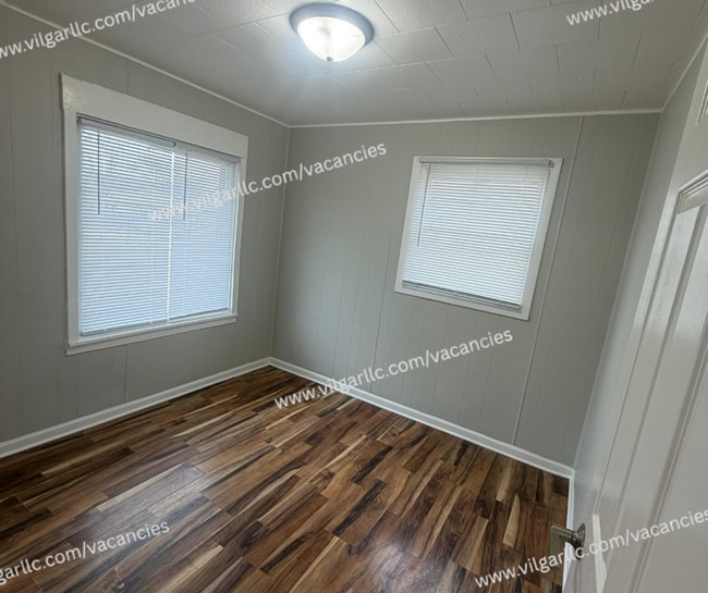 Building Photo - 2-Bedroom • 1-Bathroom Home