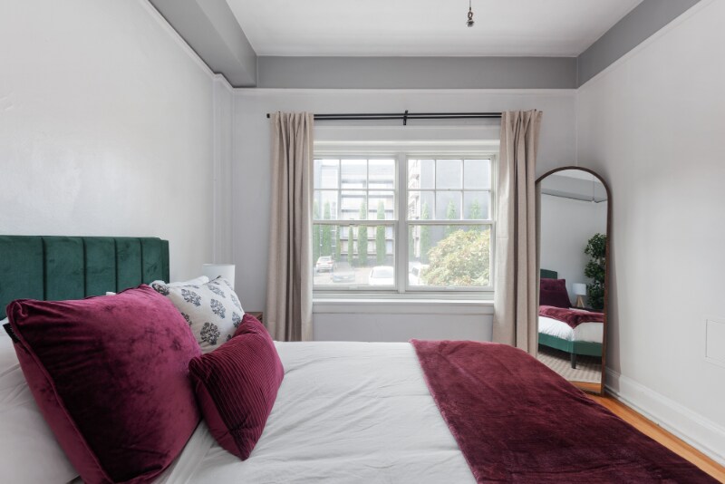 Building Photo - 2015 NW Flanders St