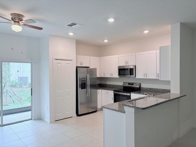 Building Photo - 10178 Honey Hammock Way