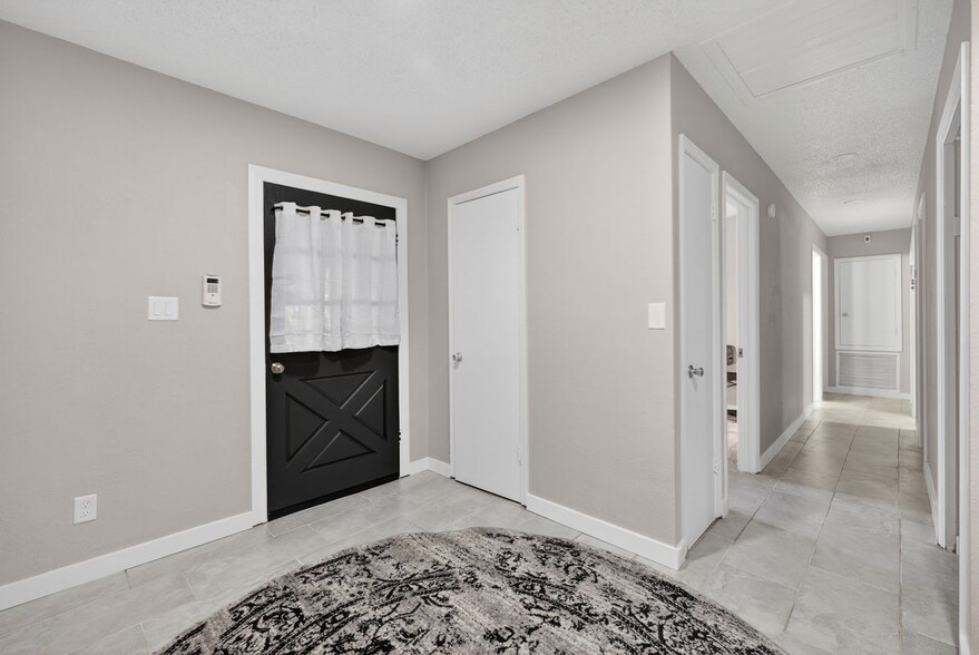 Building Photo - 1941 Brown Rd