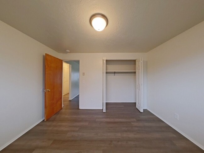 Building Photo - WINTER SPECIAL ~ $735 OFF FIRST MONTH RENT