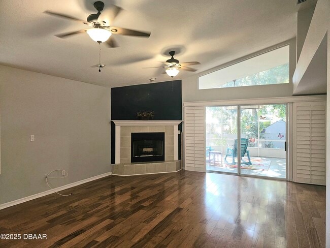 Building Photo - 6 Oak Village Dr