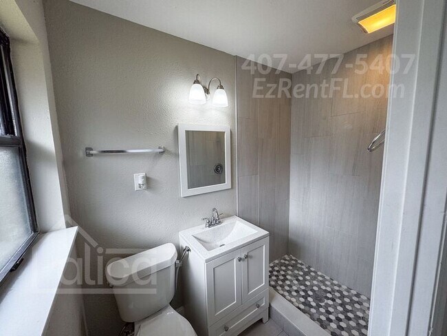 Building Photo - 6233 Harlow Blvd