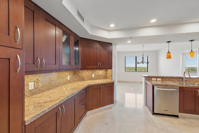 Building Photo - 3630 Gardens Pkwy
