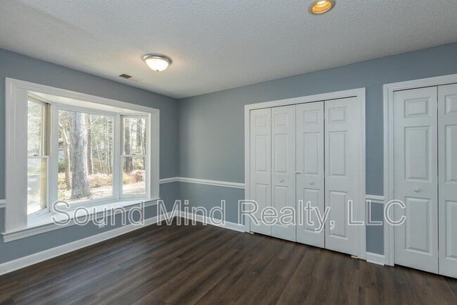 Building Photo - 2145 Tanglewood Rd