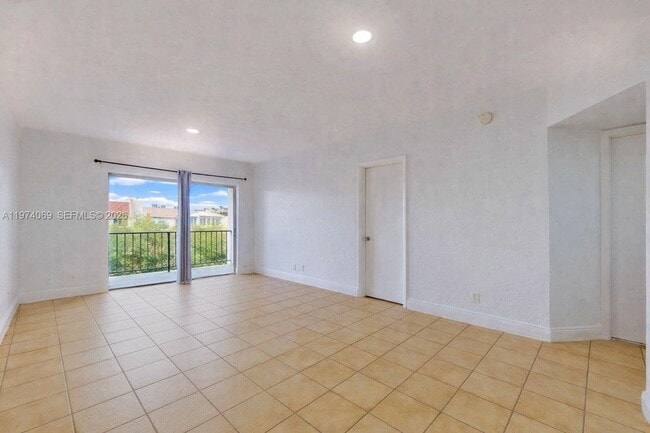 Building Photo - 13715 Kendale Lakes Cir