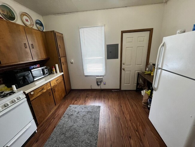 Building Photo - 923 Vine St