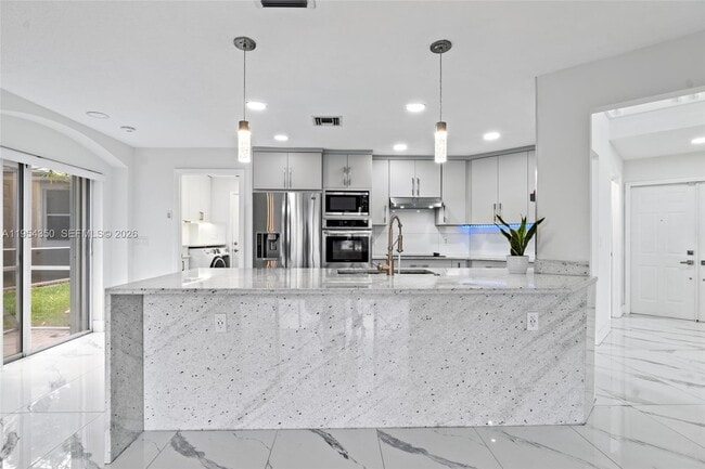 Building Photo - 6357 Brava Way