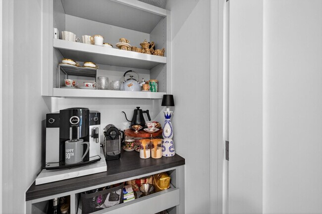 Building Photo - 2720 NE 59th St