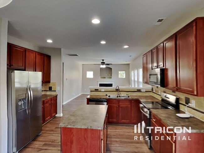 Building Photo - 6456 Fishing Pond Ct