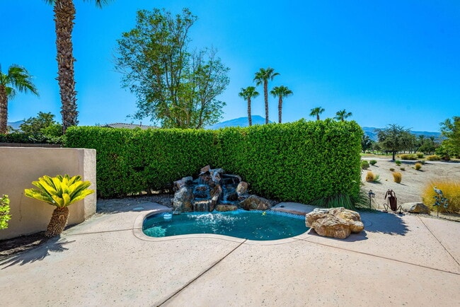 Building Photo - 60661 Juniper Ln