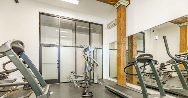 Building Photo - 15 N Union St