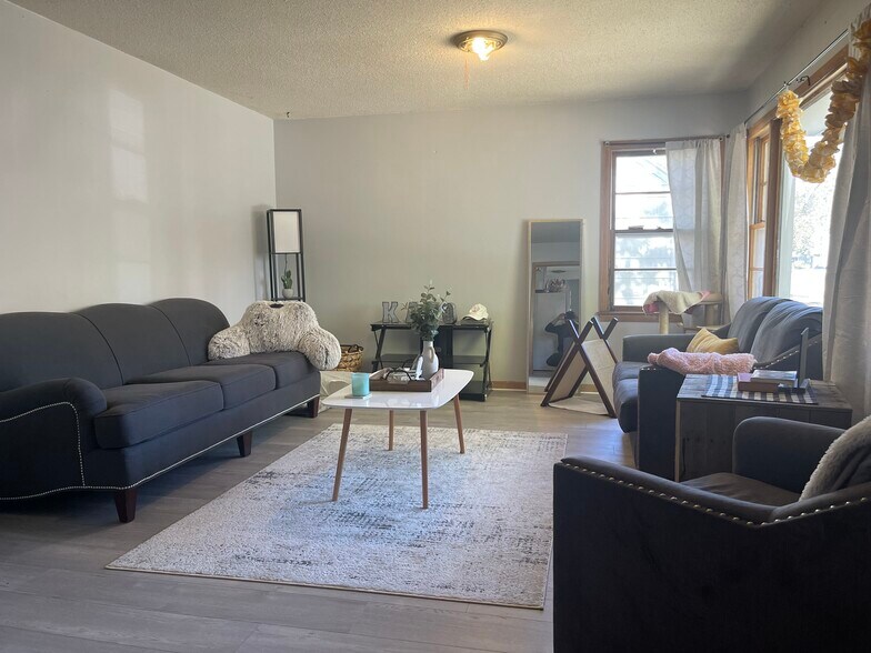 Living Room - 1228 Highland Ave