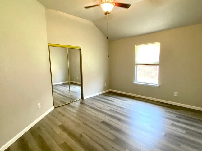 Building Photo - 4 Bed 2.5 Bath in NW OKC // Deer Creek Schools